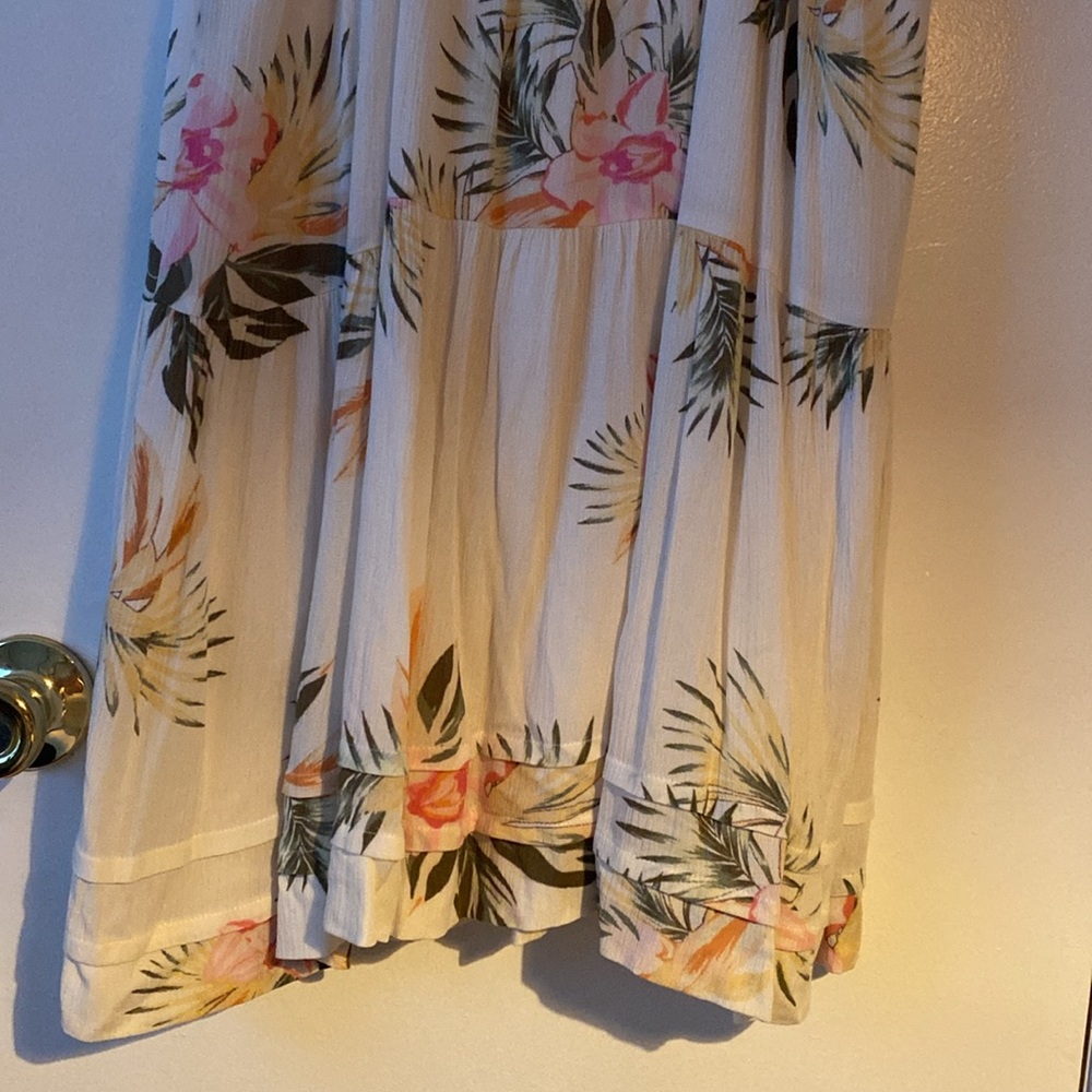 Gorgeous Floral Dress - Picture 6 of 14